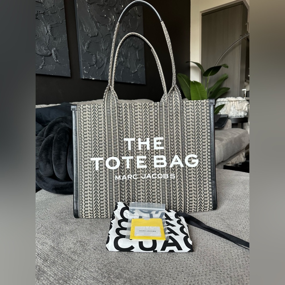 COPY - The Tote Bag - Marc Jacob's